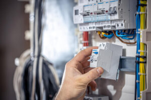 Villanyszerelési munkák és elektromos autók töltőjének telepítése